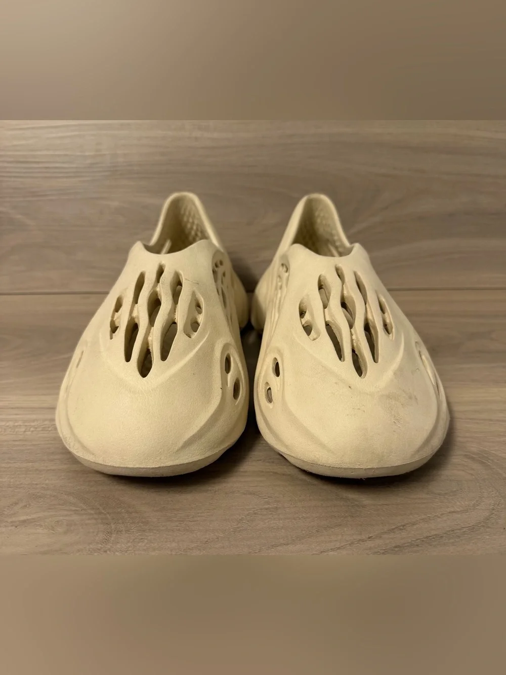 Form runner kids slip on sandals size 5